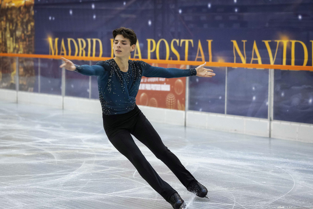 Inauguración pista de hielo del Palacio de Cibeles